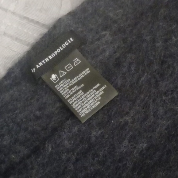 Fringe winter scarf - Picture 3 of 3